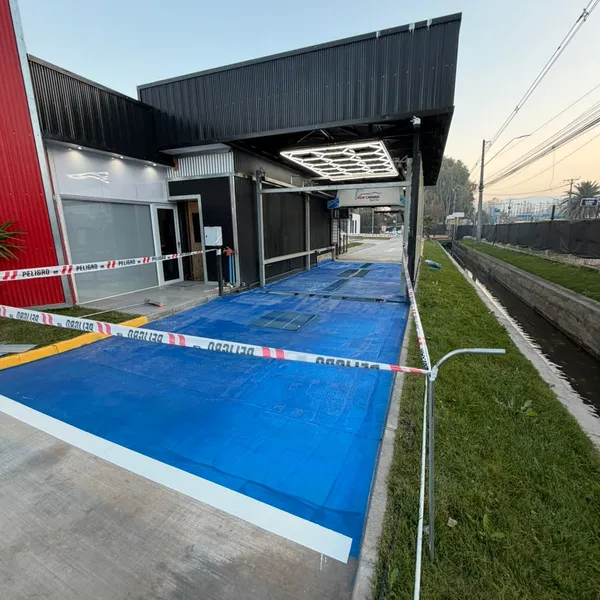 Car wash touch-free listo · señalización de seguridad